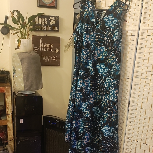 tamsy Dresses & Skirts - Chic Floral Maxi Dress in Blue by [Brand]
